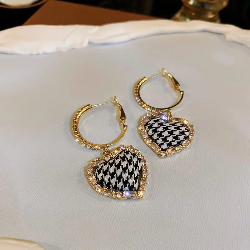 Women's Classic Lattice Heart Earrings