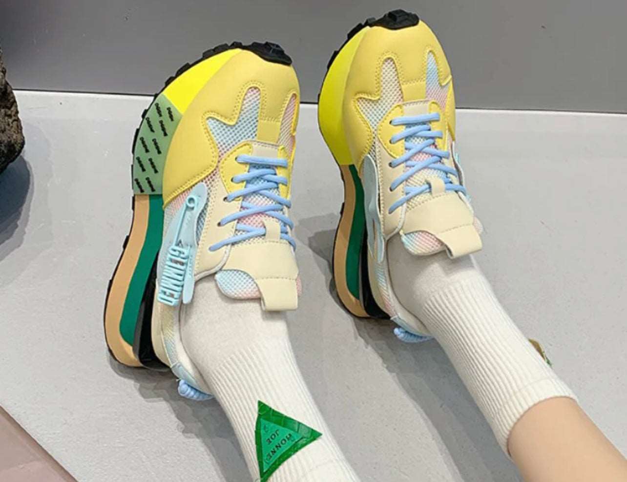 New Designer Tenis Lightweight Soles Women Sports Shoes Fashion
