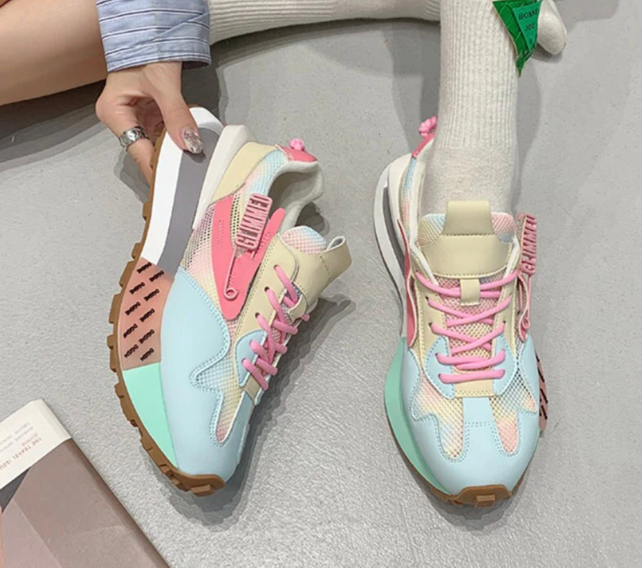 New Designer Tenis Lightweight Soles Women Sports Shoes Fashion