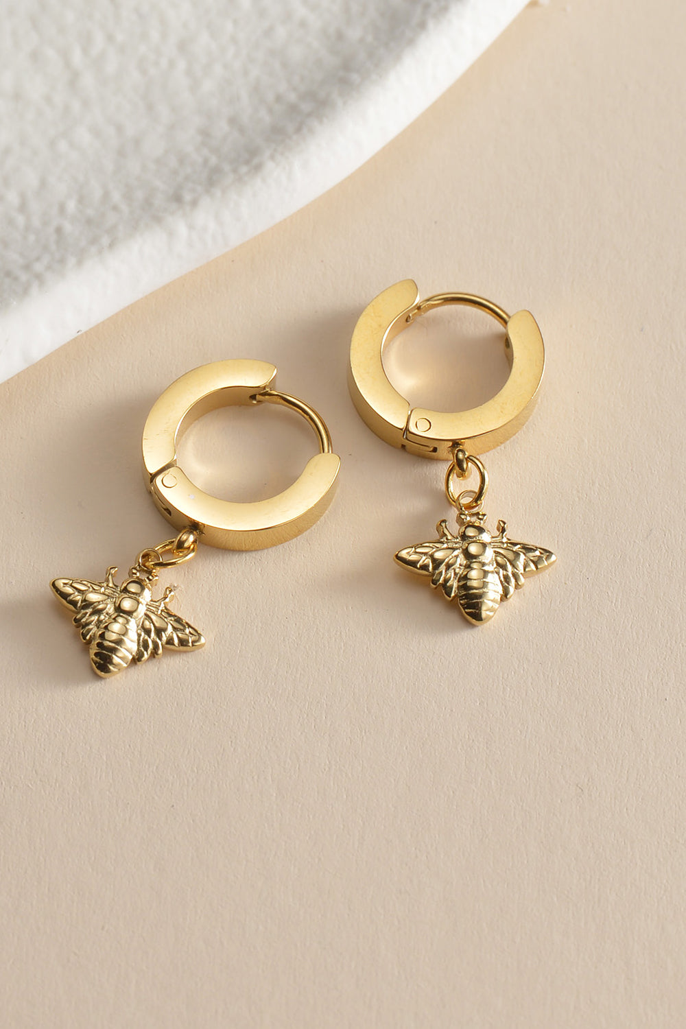Bee Drop Huggie Earrings Trendsi